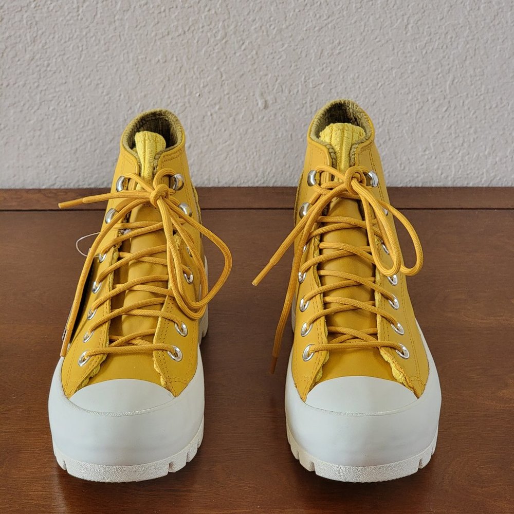 Converse Women's CTAS Lugged Winter Hi Leather Gore-Tex 565005C Gold Dart - Picture 2 of 9